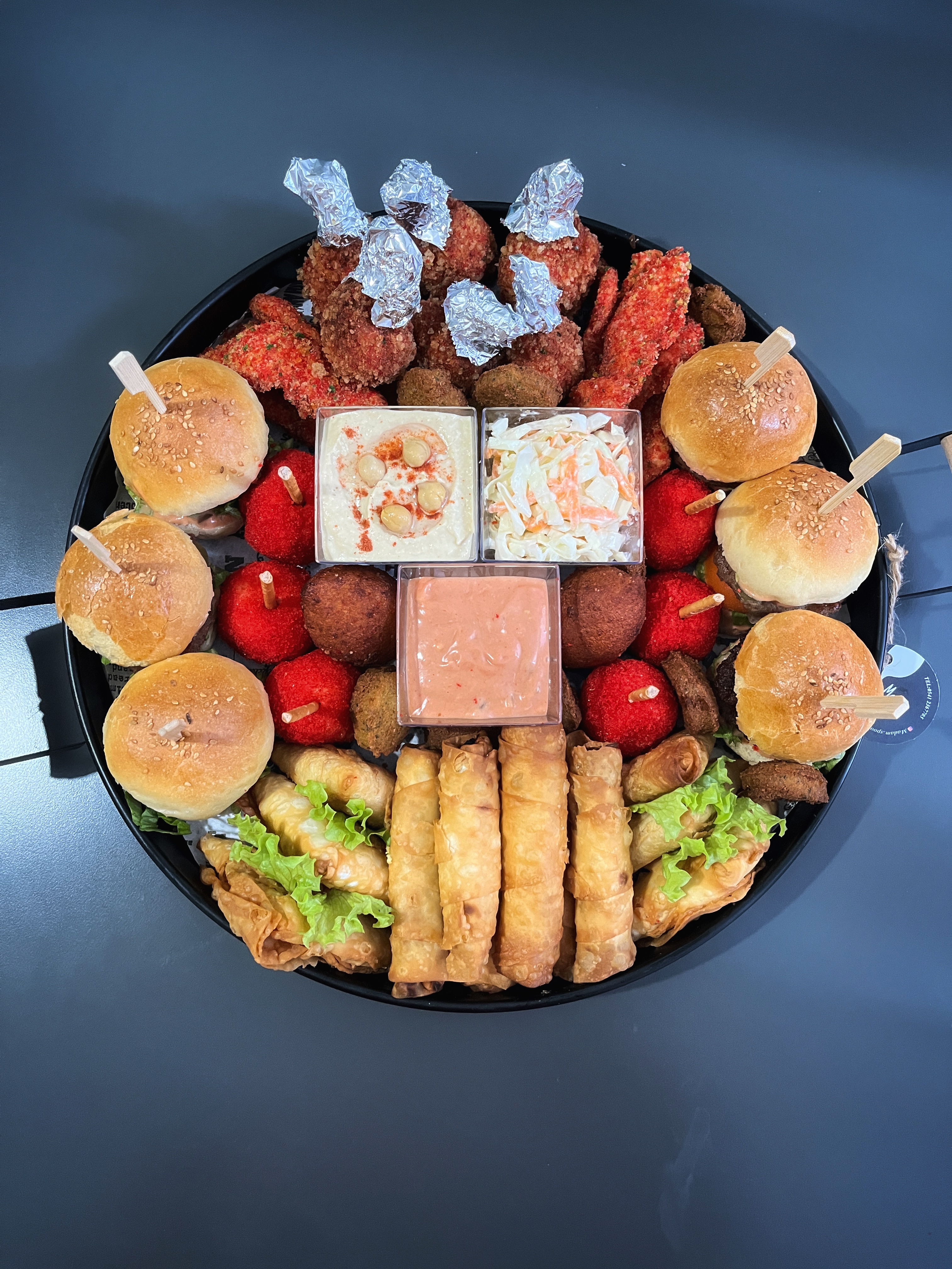 6 kişilik fastfood tepsisi