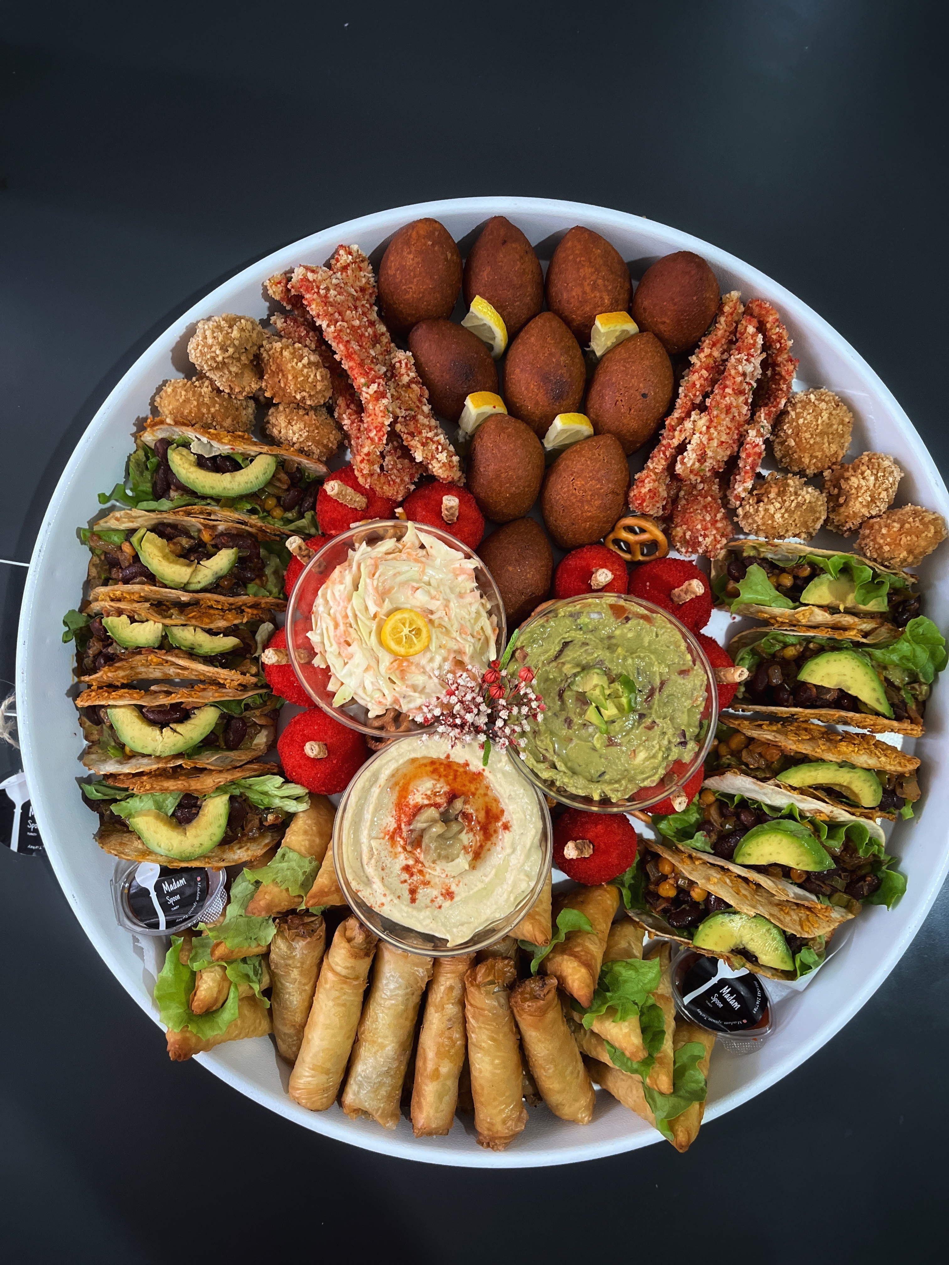 10 kişilik tacolu fast food tepsisi