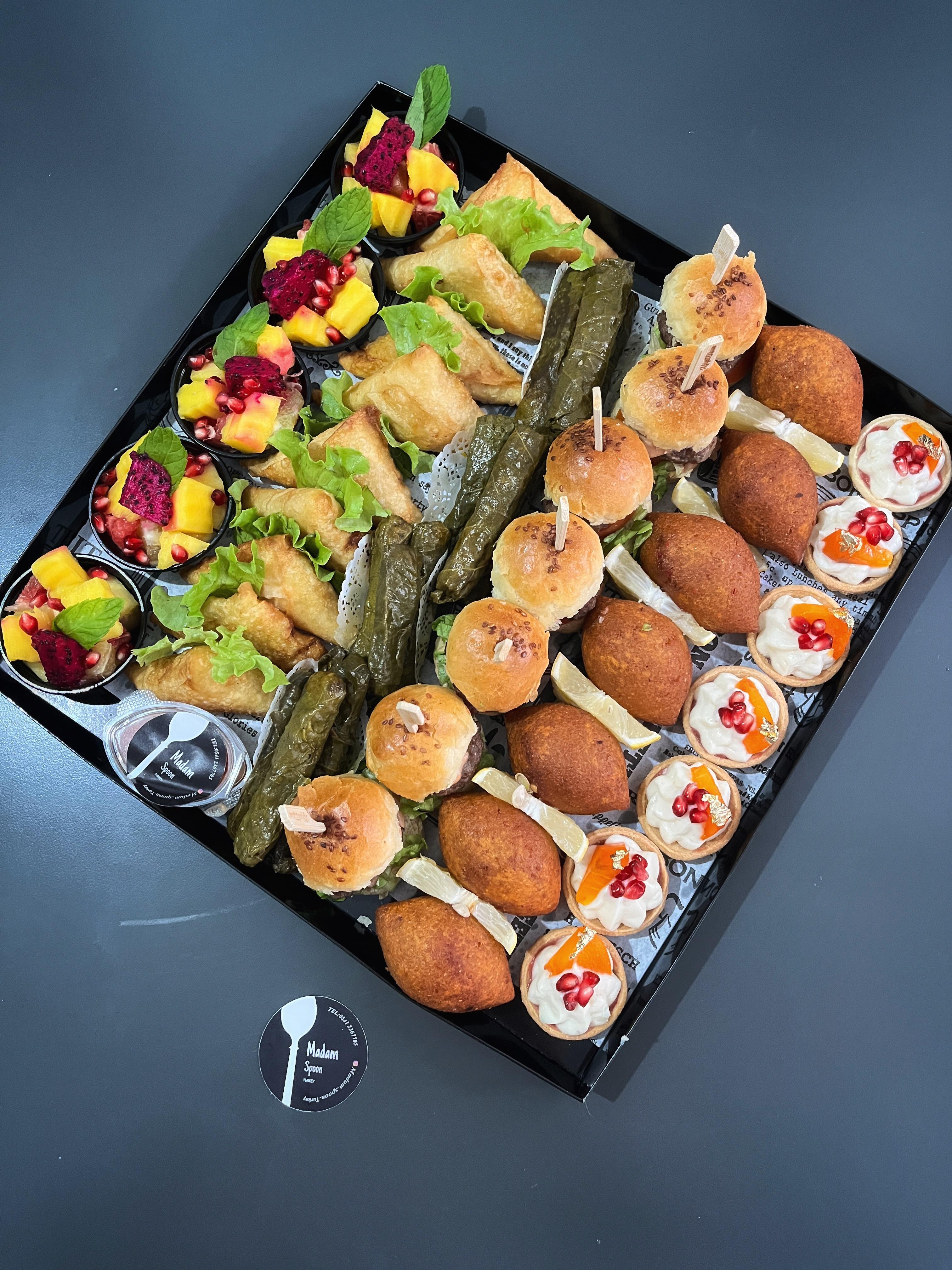 6-7 kişilik tatlı&tuzlu atıştırmalık kutu