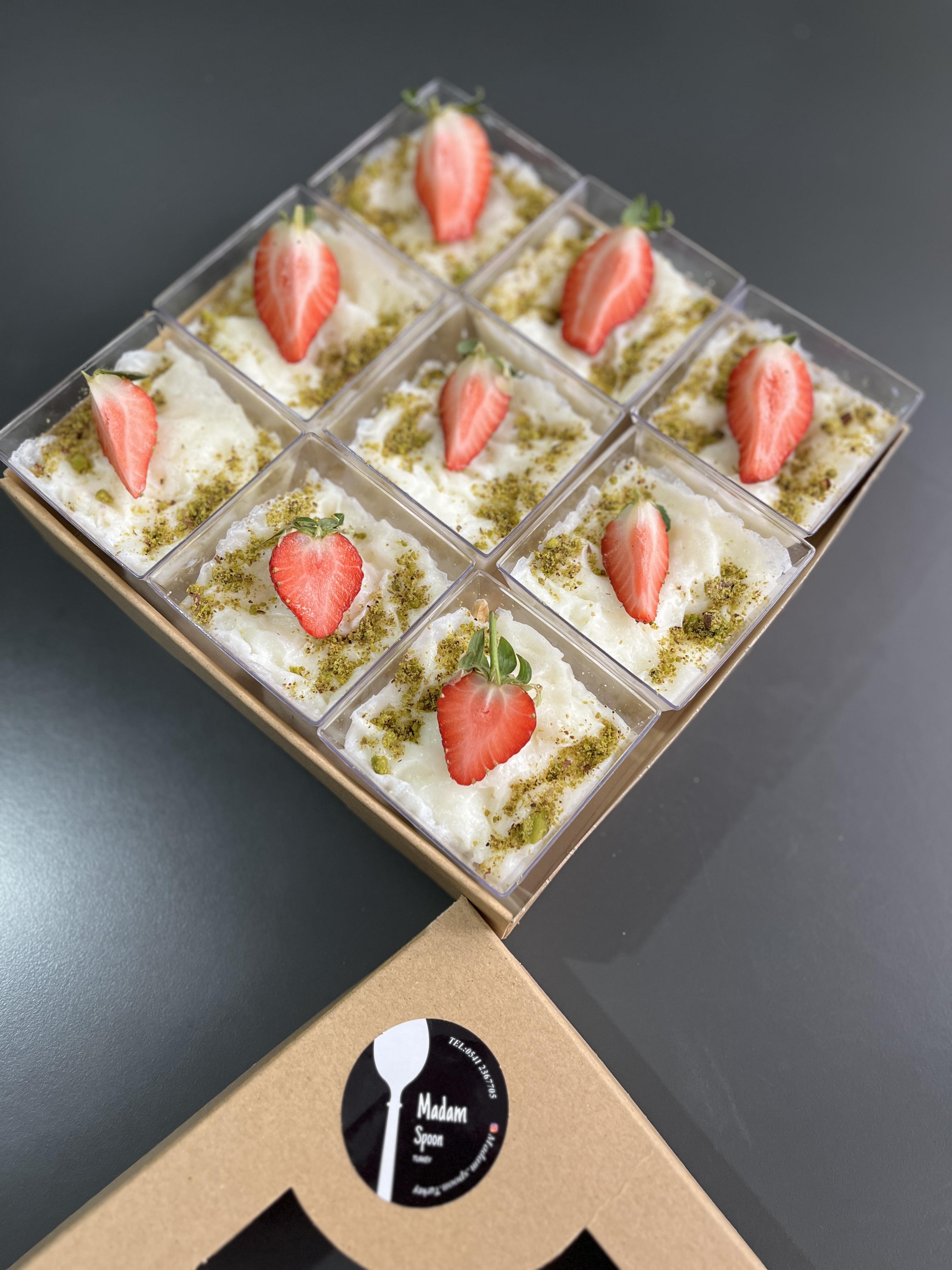 Kremalı güllaç tatlısı